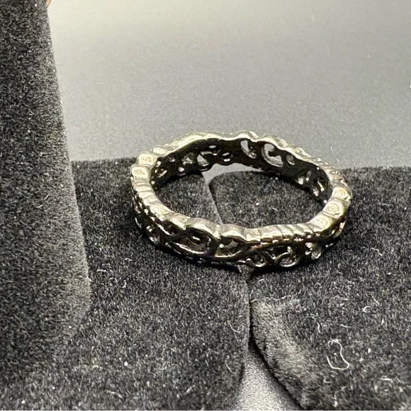 Elegant Mixed Rings - Picture 10 of 12